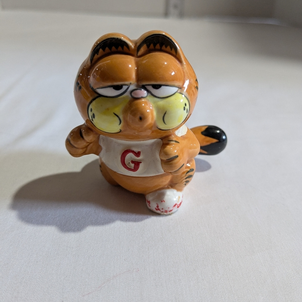 VTG Garfield Whistling Running Figurine Enesco 1981  United Feature Syndicate